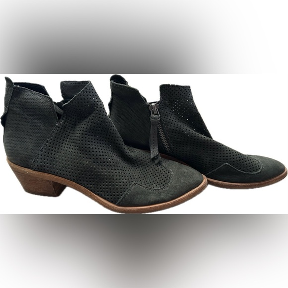 Dolce Vita Shoes - Dolce Vita Black Pointed Booties